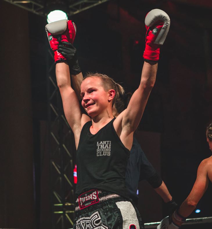 Lahti Thaiboxing Clubin Tessa Kakkonen on valittu edustamaan Suomea World Games 2022 -kilpailuihin 